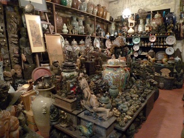 ASIAN ANTIQUE GALLERY IN KUCHING, SARAWAK BORNEO MALAYSIA – BY APPOINTMENT